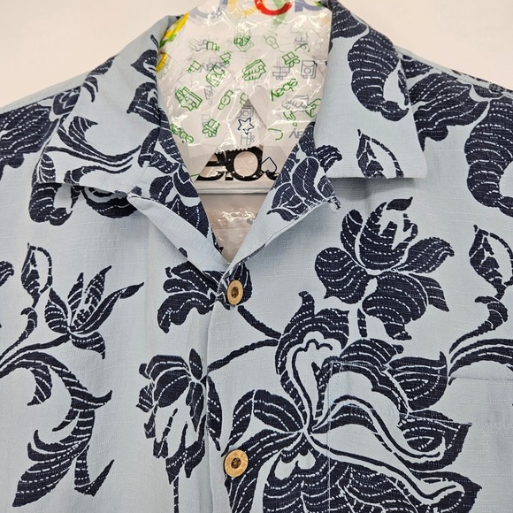 Tommy Bahama Shirt Mens Medium Silk Blue Floral Camp Hawaiian Button‎ Up AOP - Picture 2 of 13
